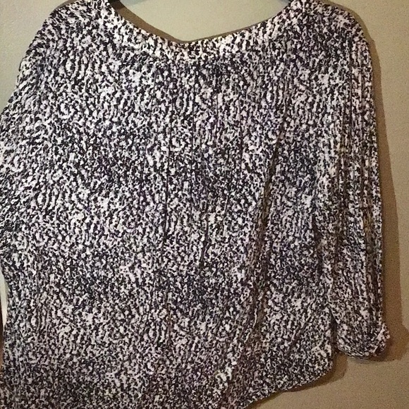 Ladies Peasant Style Abstract Top 2X - Picture 3 of 3